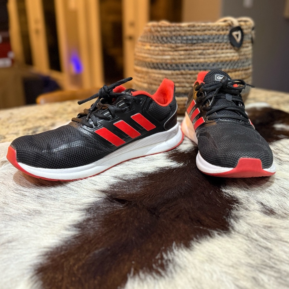 Men’s Adidas Runfalcon EUC